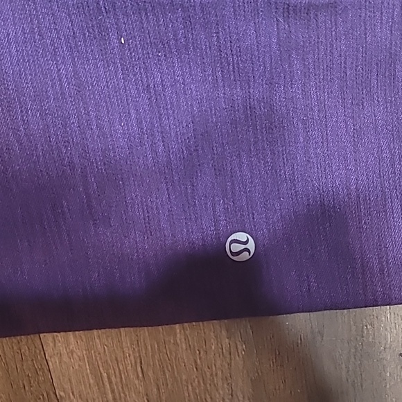 Lululemon Purple Cropped Leggings w/ Colorblock Waistband, Size 6 - Picture 3 of 3